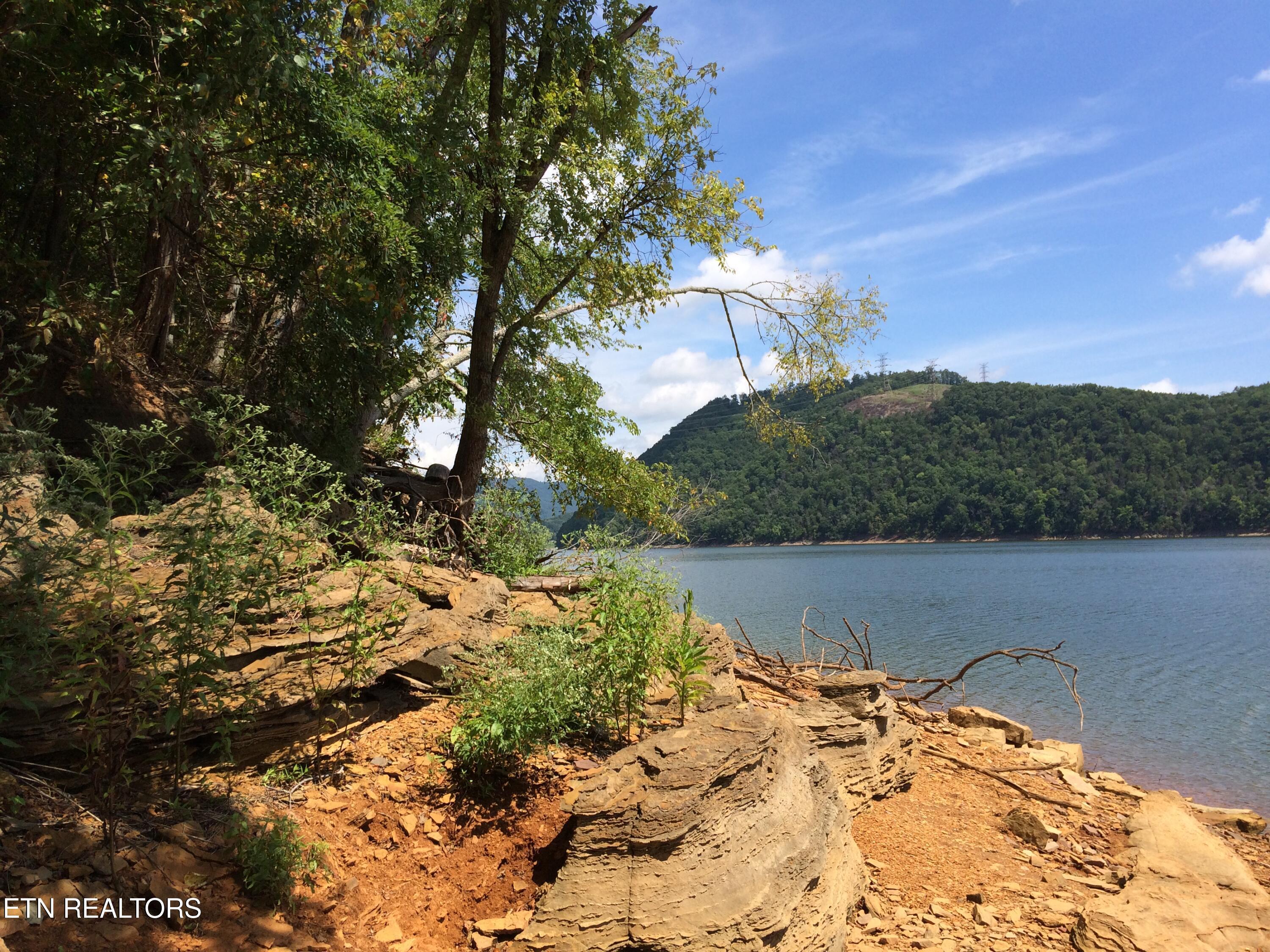 Image 2: 1204 Waterview Ln - 2