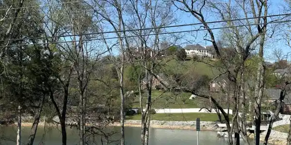 827 & 830 Virtue Rd