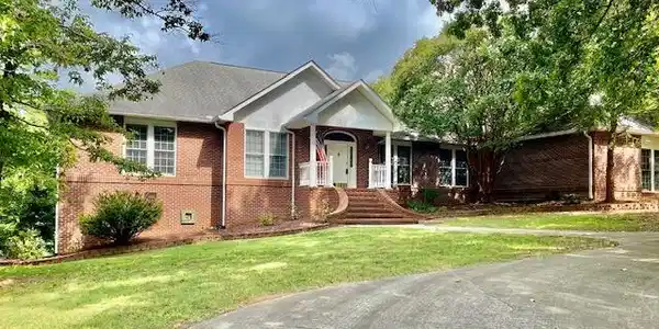 1390 Blackberry Ridge Drive