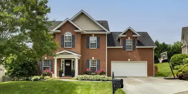 811 Hammerstone Lane