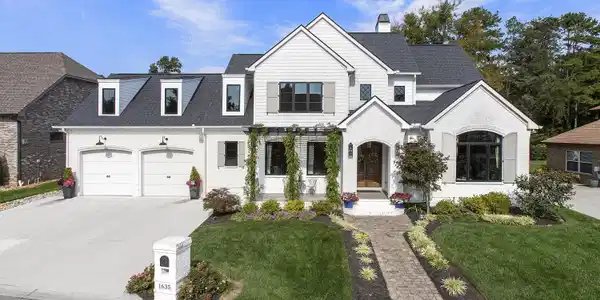 1635 Yachtsman Way