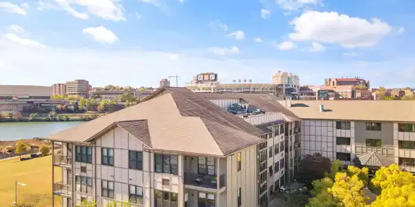 445 W Blount Ave