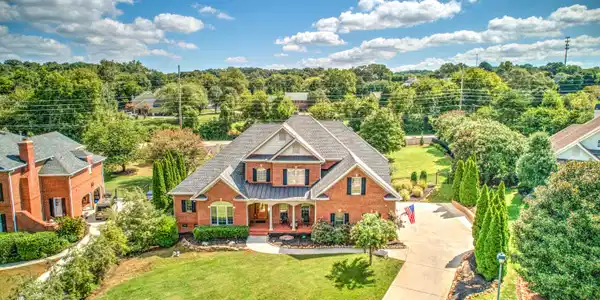 10600 Lakecove Way