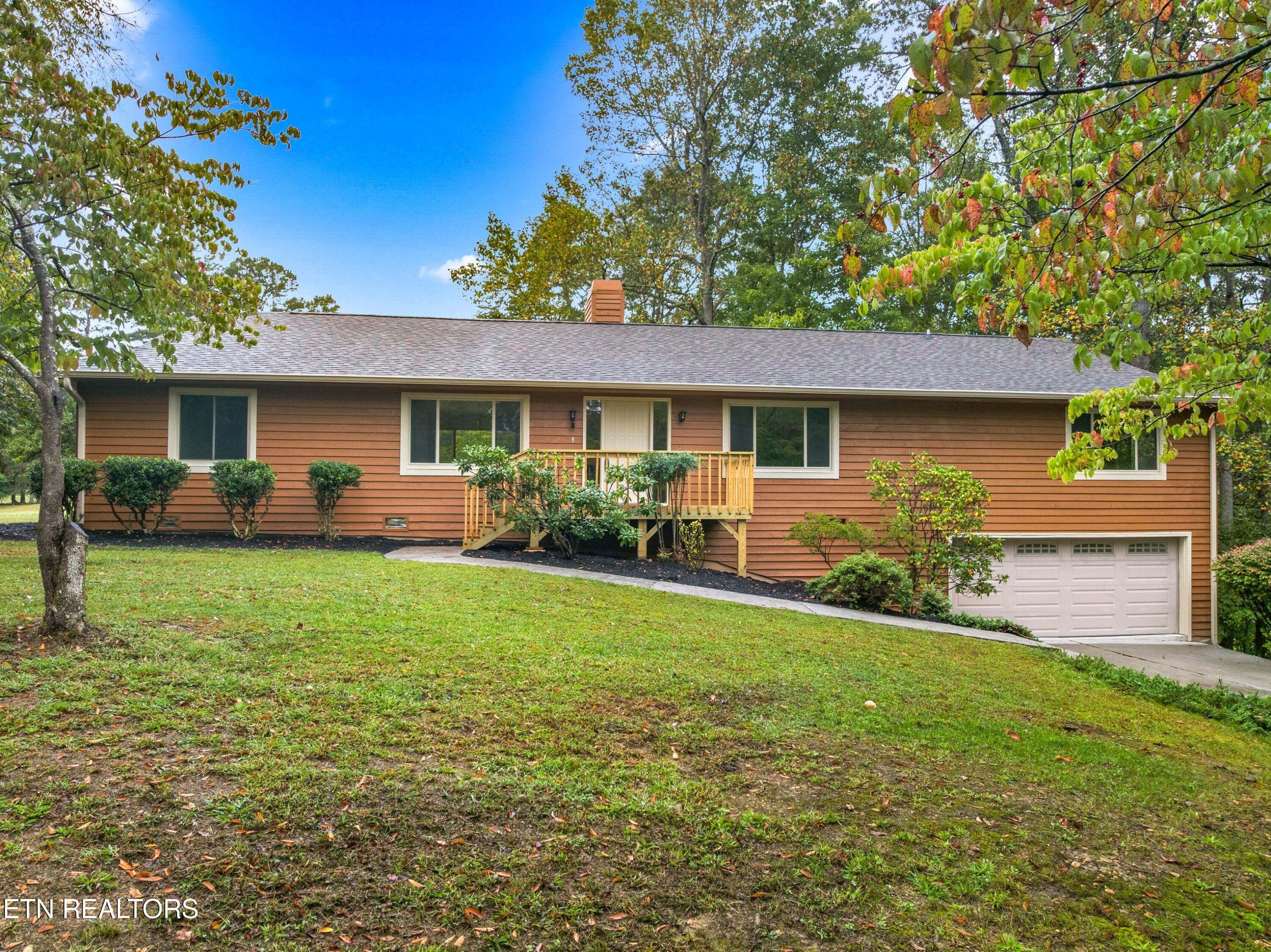 Image 1: 002-3320HazelwoodCourt-Baneberry-TN-3789