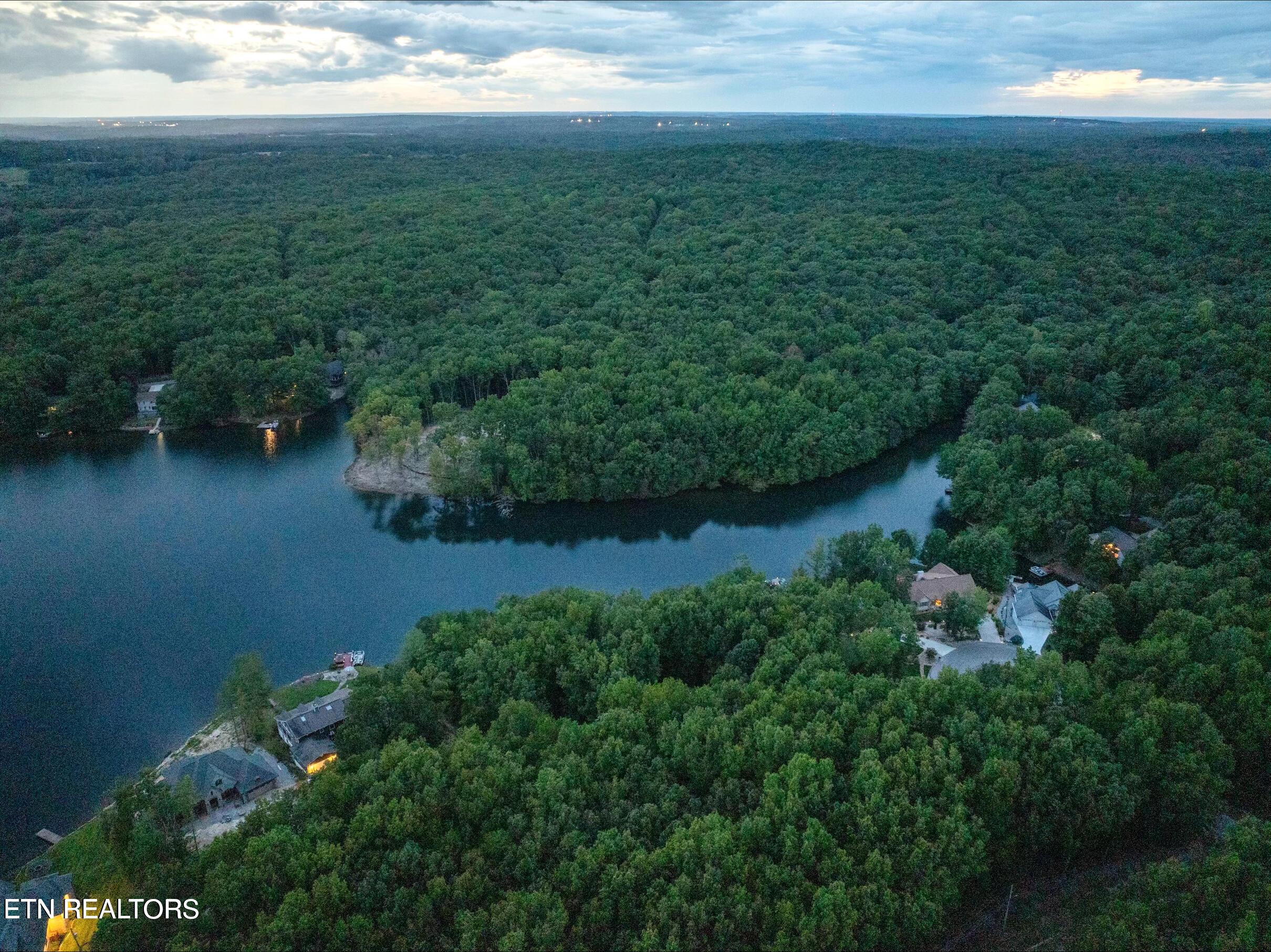 Image 4: 16 Heiskell pic3