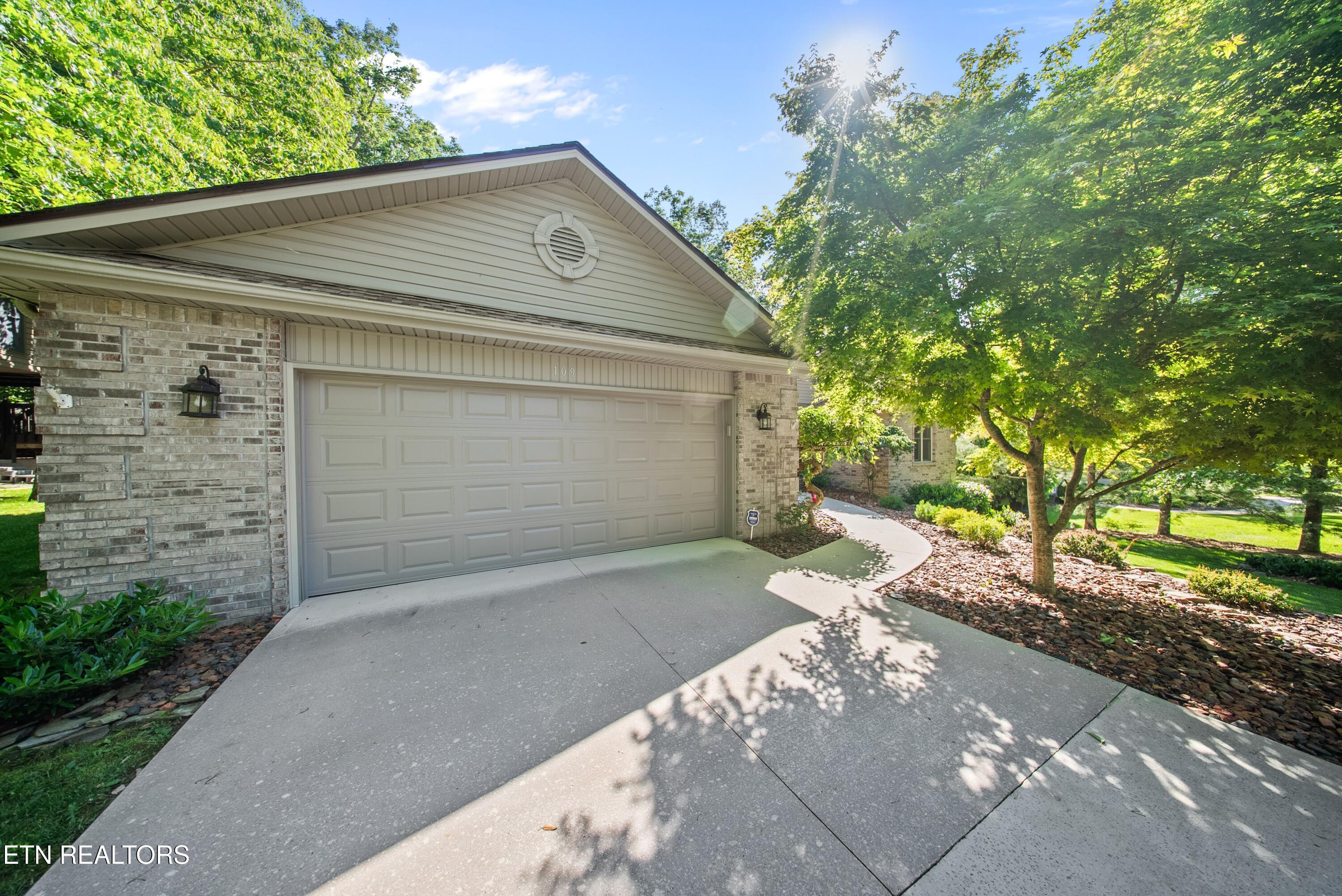 Image 2: Up the Driveway