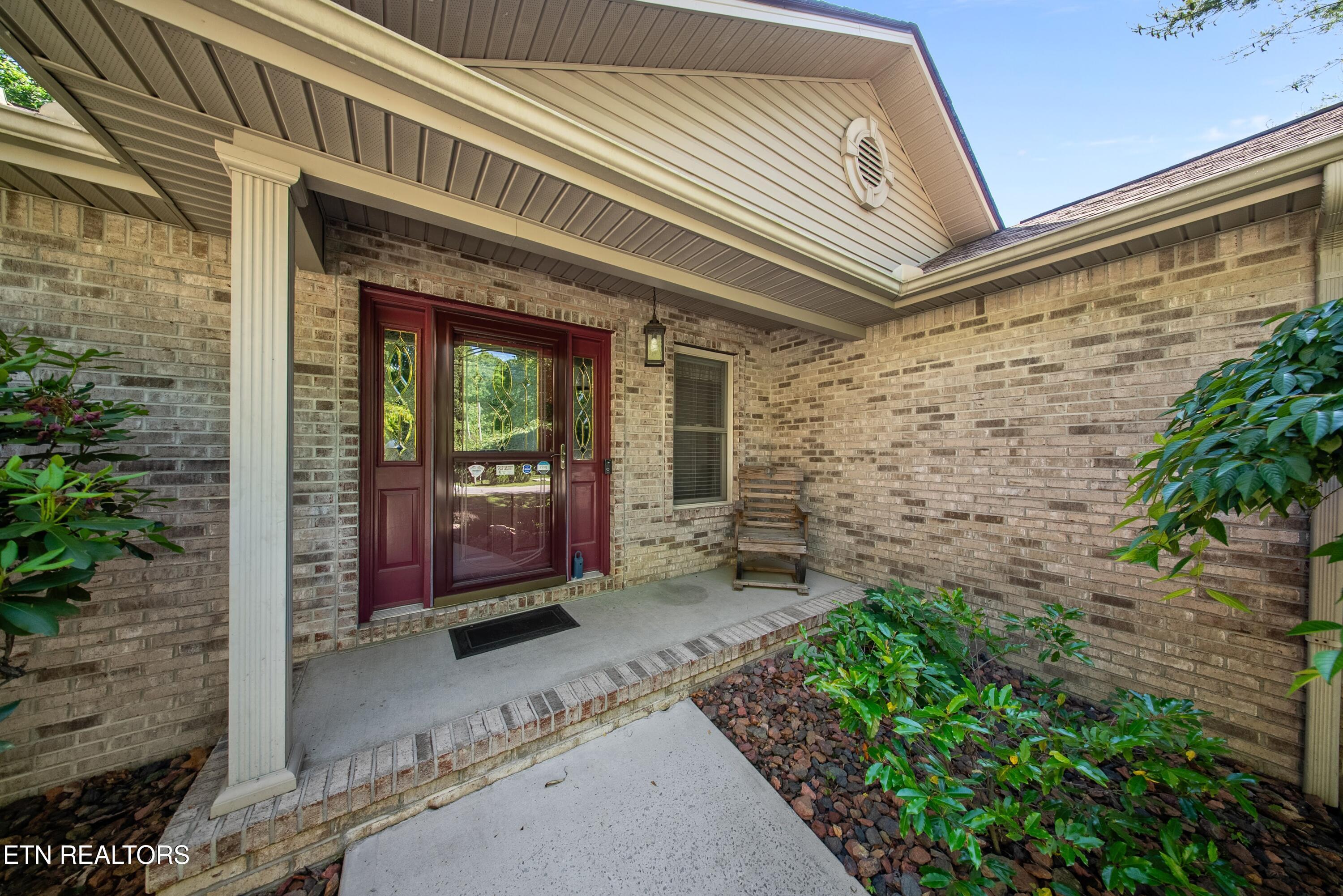 Image 3: Front Door Porch