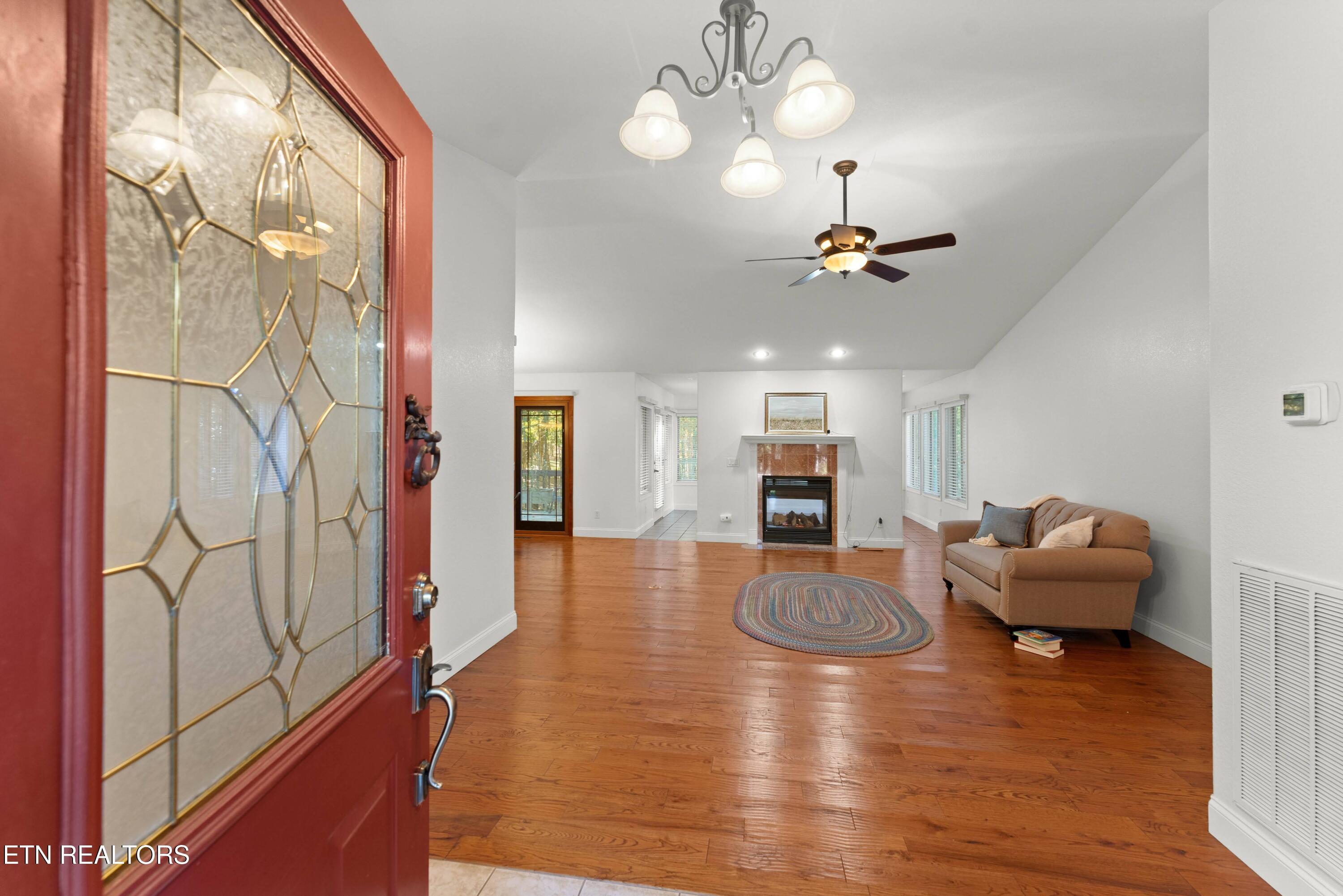 Image 4: Come on In!