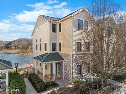 224 Waterside Circle