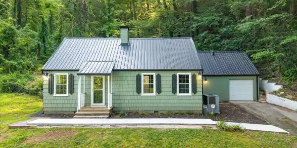 2809 Woodson Drive