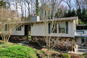 220 Orchard Knob Rd