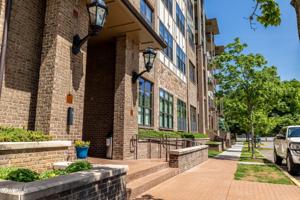 445 W Blount Ave