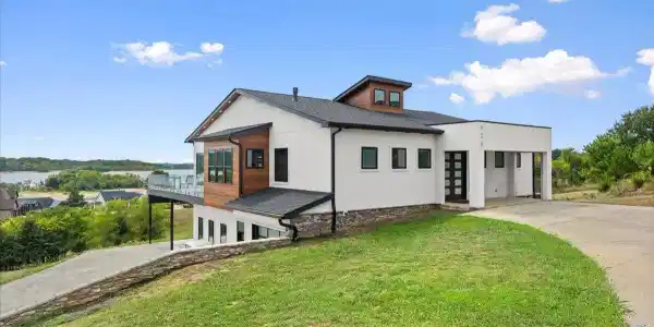 428 River Bend Dr