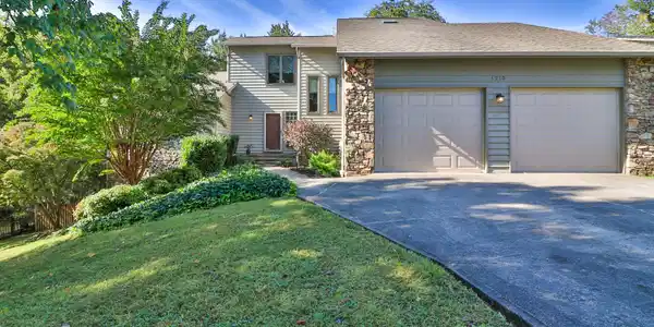 1910 Winding Ridge Tr