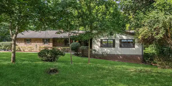 2117 Lakepoint Drive