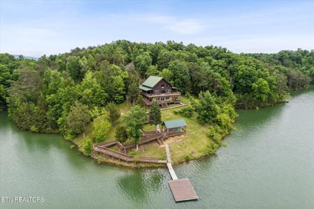 2445 Levee Way