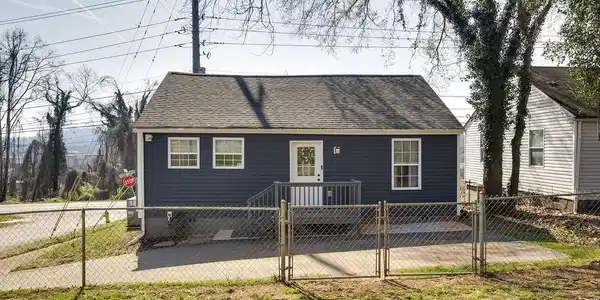 1863 Riverside Drive
