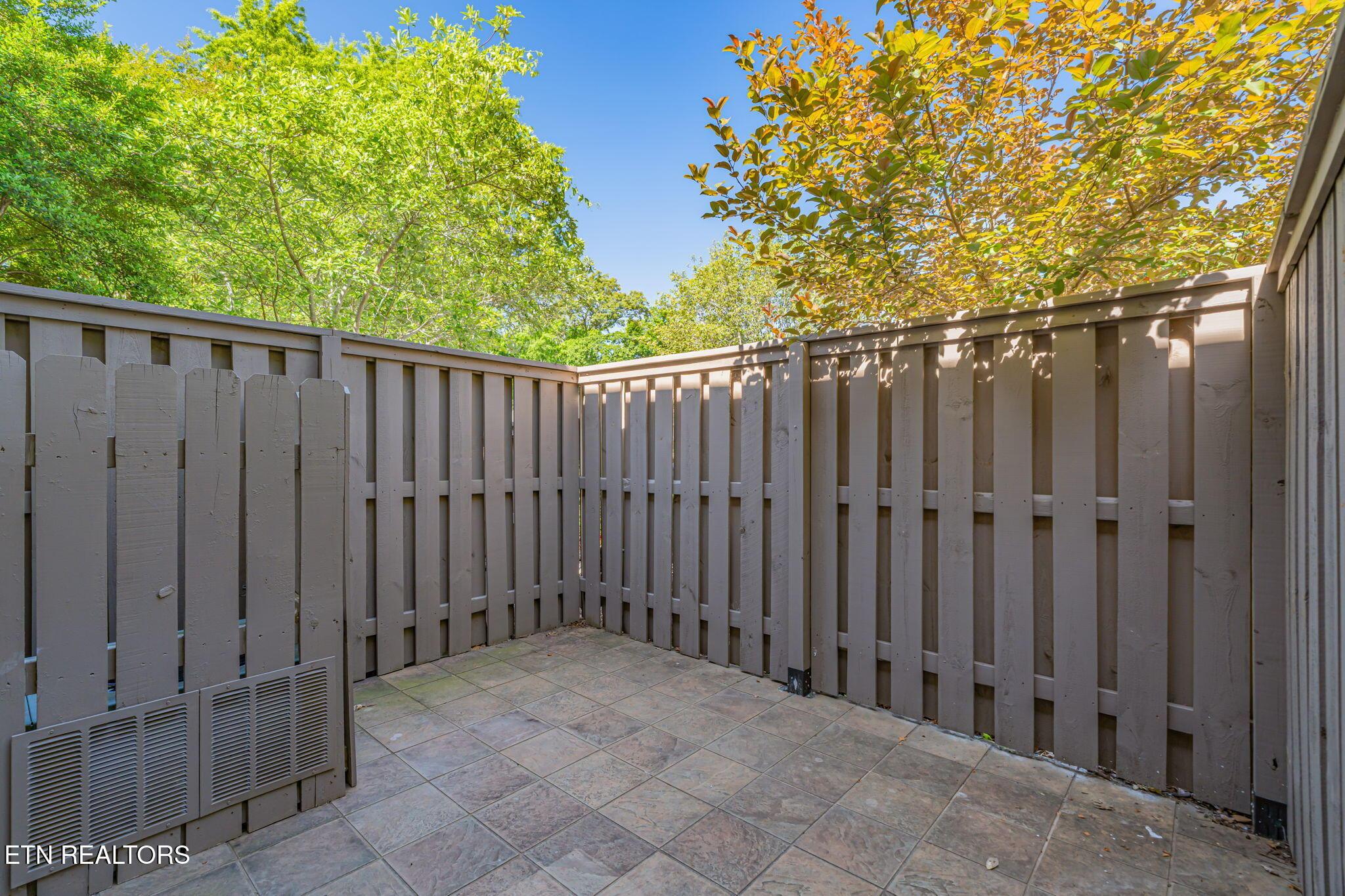 Image 4: 4-web-or-mls-3636 Taliluma Ave #305-5