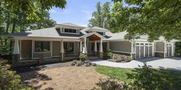 4438 Forrest Ridge Drive
