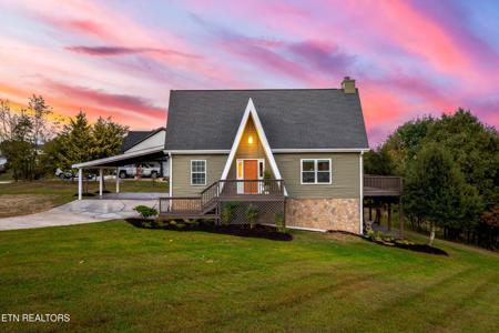 836 River Cliff Drive