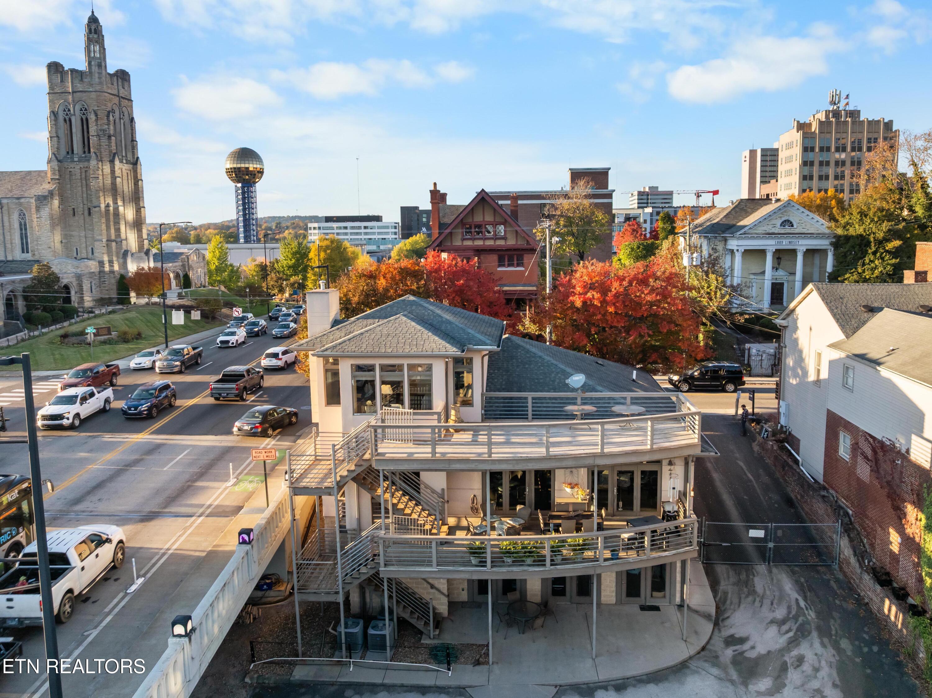 Image 2: 620 West Hill Avenue