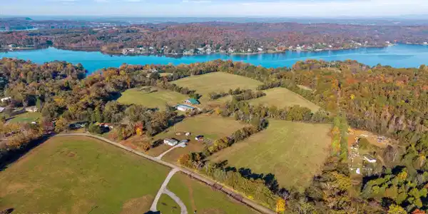 727 Bales Hollow Rd