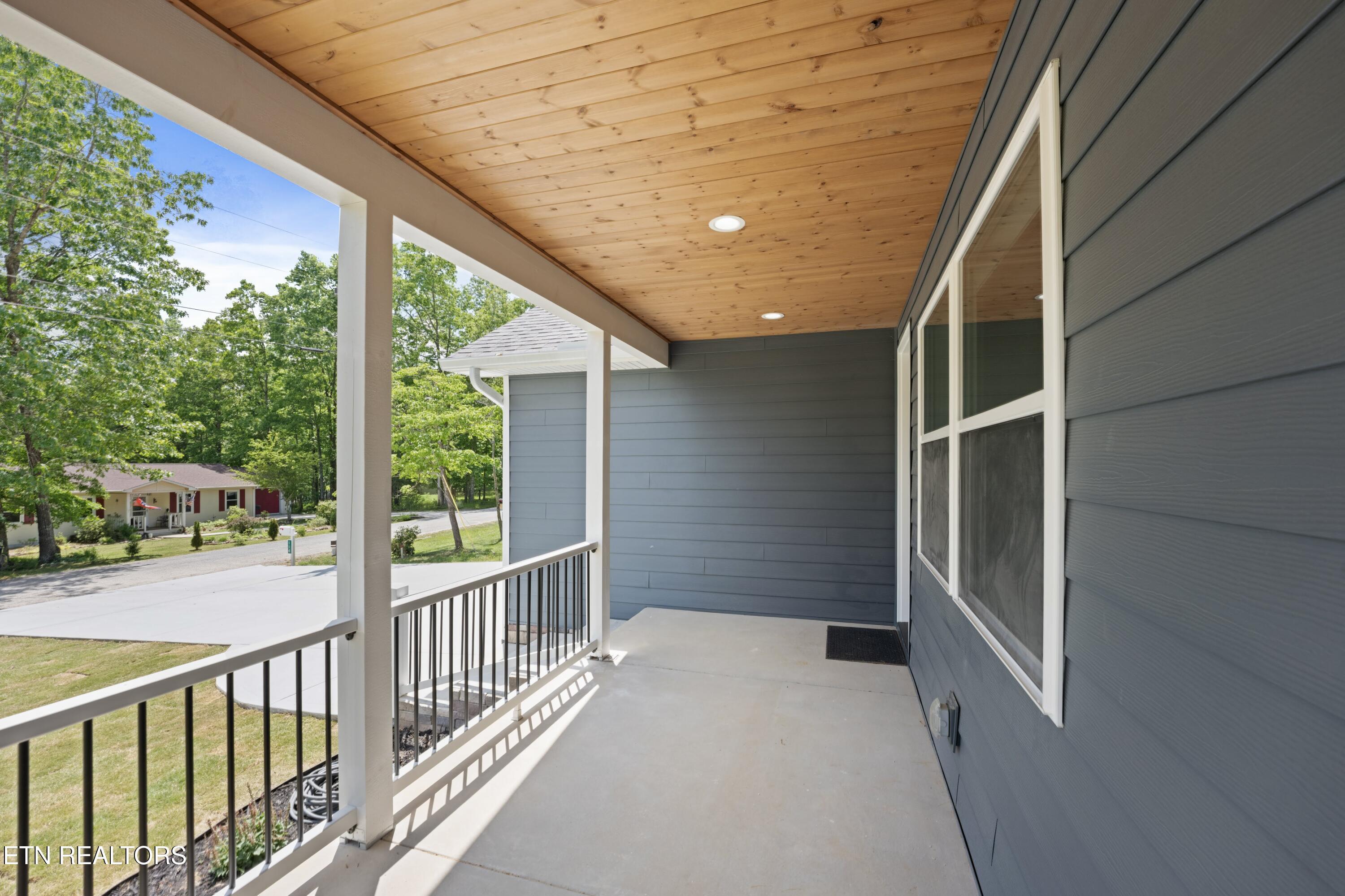 Image 4: Front Porch