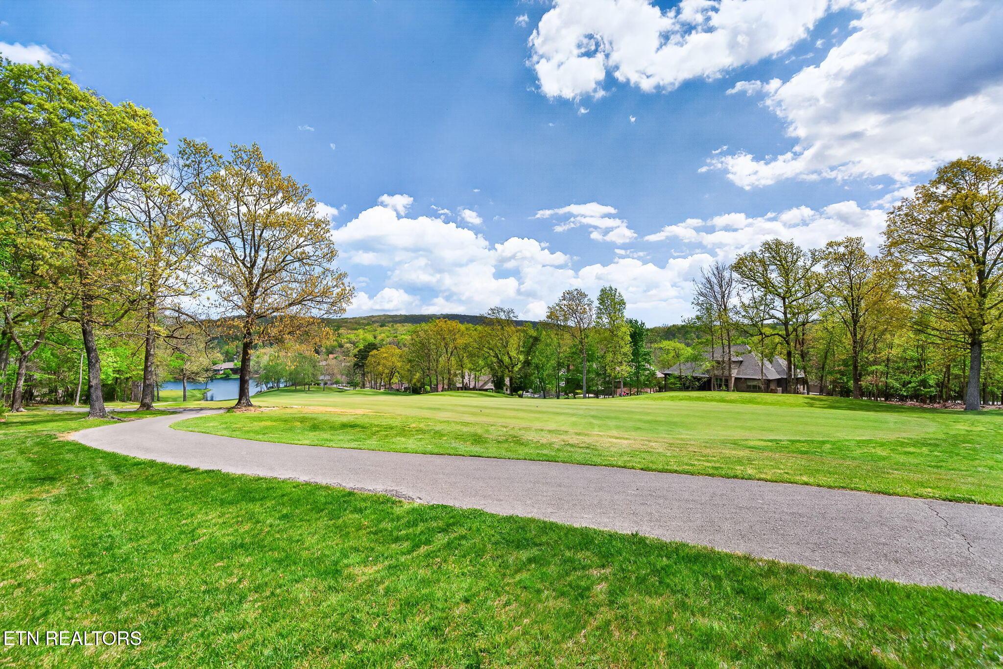 Image 3: Gorgeous Views!