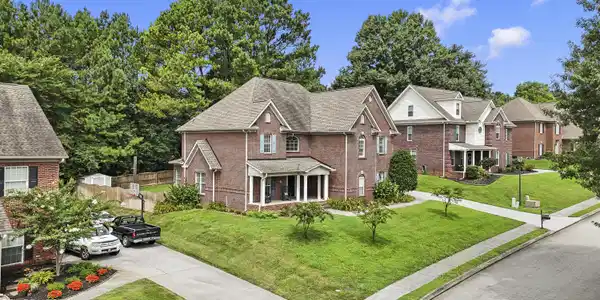 Image 2: 1019 Andover Court-211