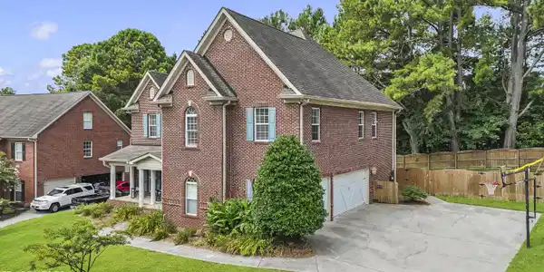Image 3: 1019 Andover Court-218