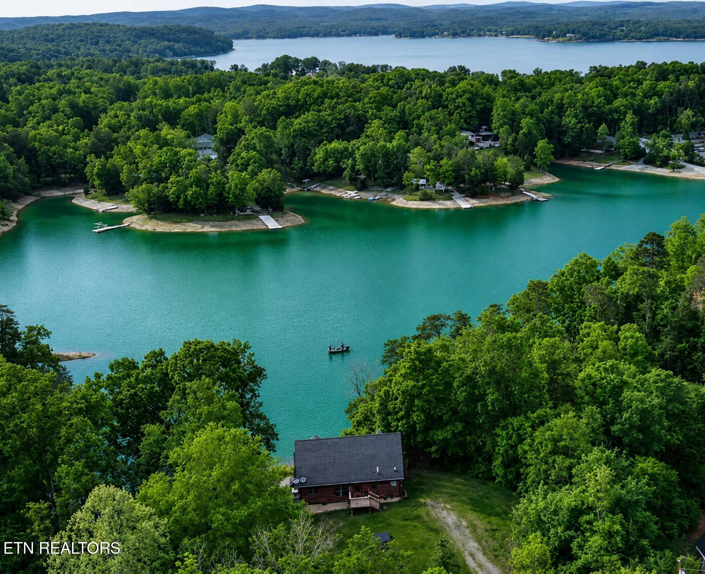 Image 2: Cabin in Deep Wate Cove!