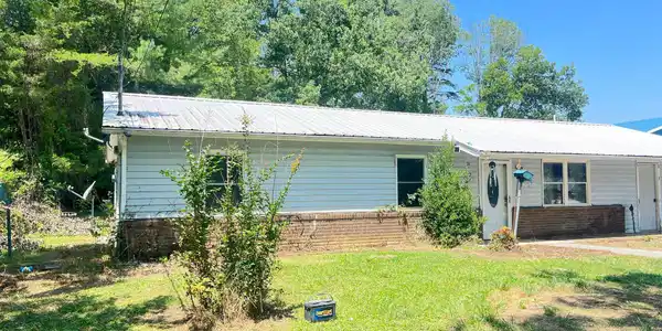 2333 Island Blv Blvd