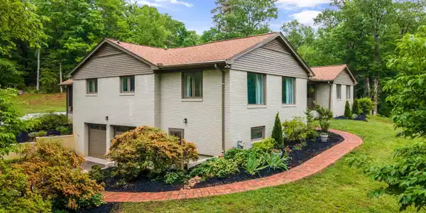 3829 Maloney Rd