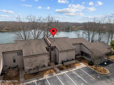 112 Lakeshore Cir Circle