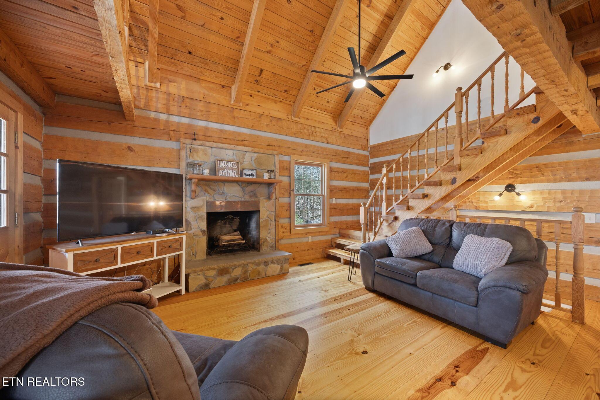 Image 4: 8-web-or-mls-010RS9_0325