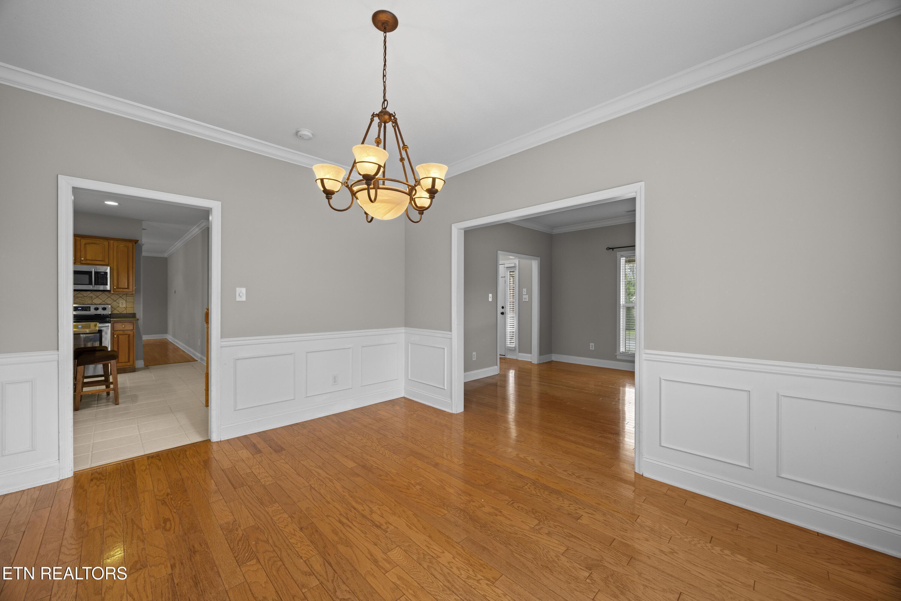 Image 4: 1