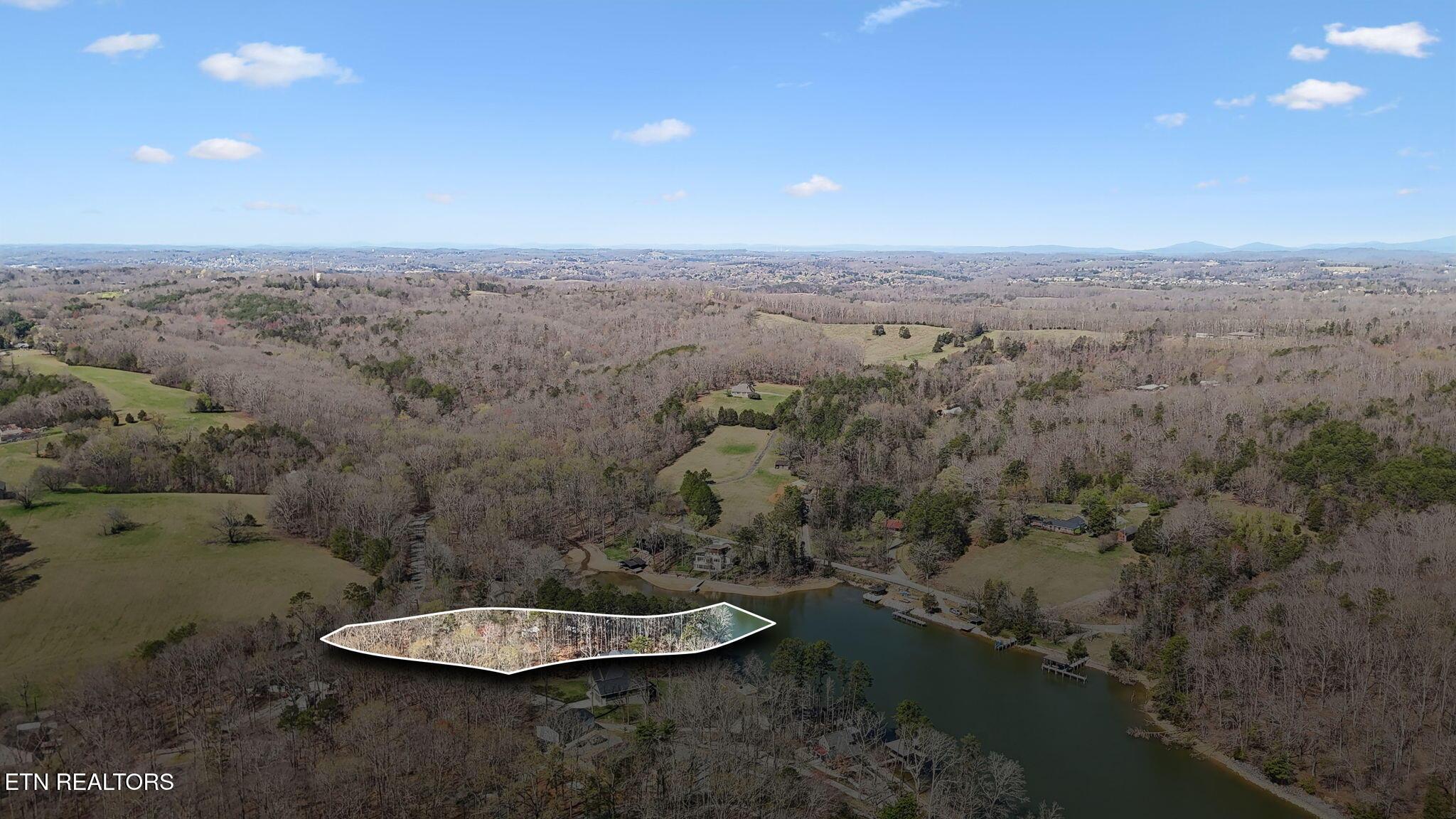 Image 2: 60-web-or-mls-3798 Lakeland Lenoir City