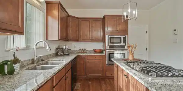 Image 4: 19-901 Harbour Shore Dr 32