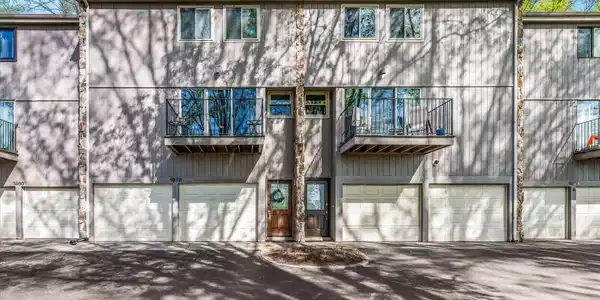 1978 Cherokee Bluff Drive