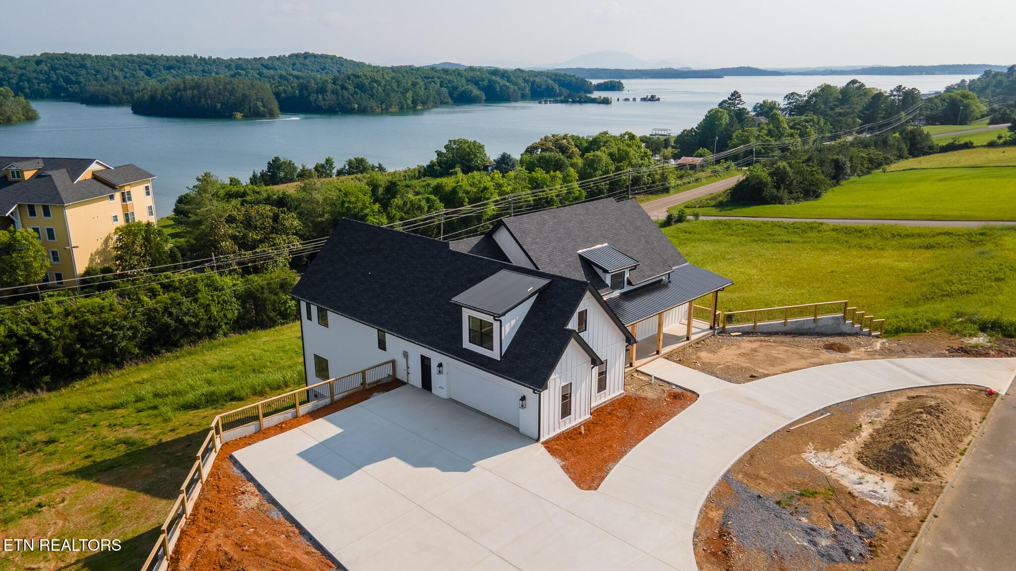 Image 3: 206 Eagle View Drive - Dandridge-9