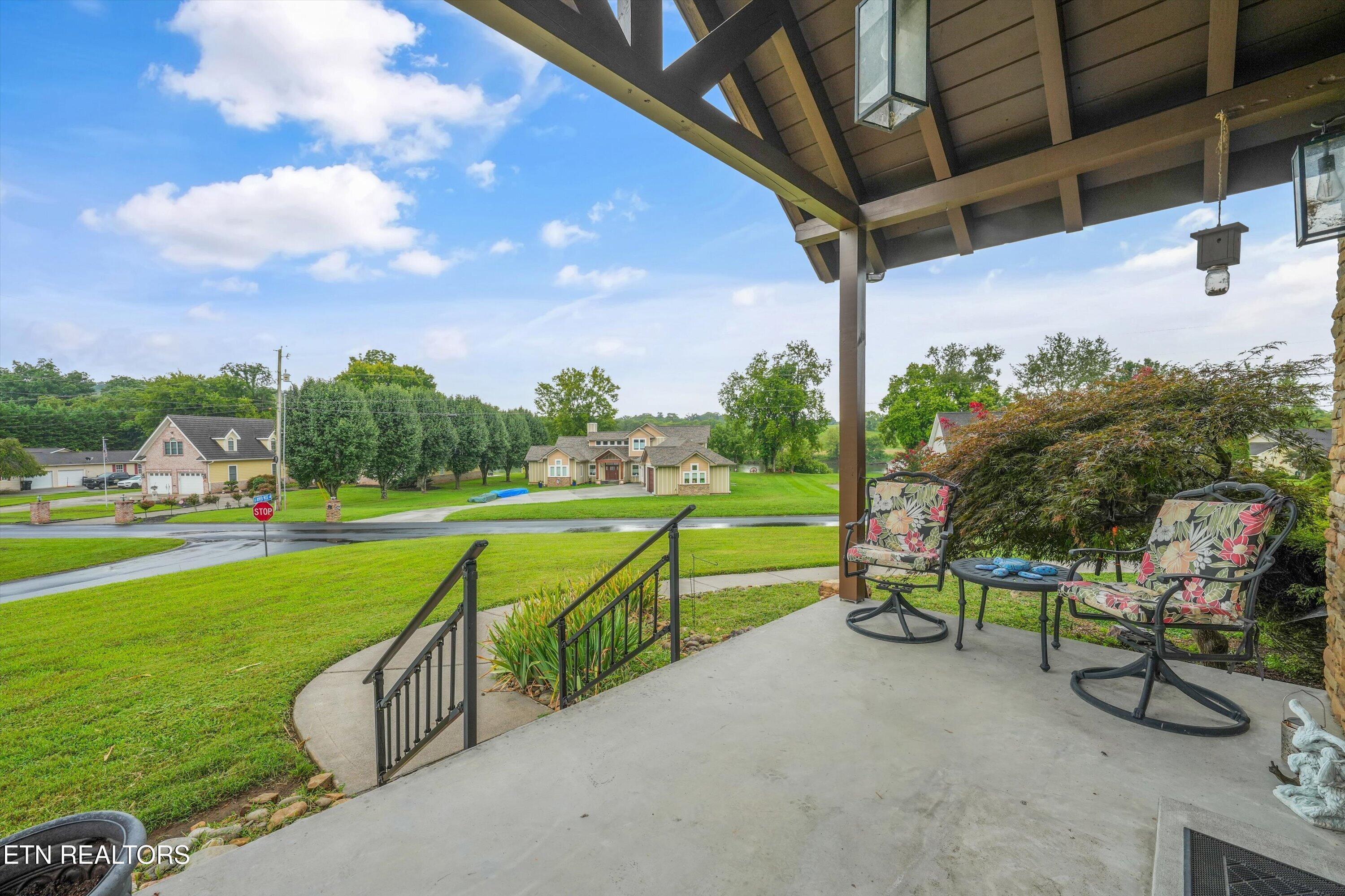 Image 4: Front Porch
