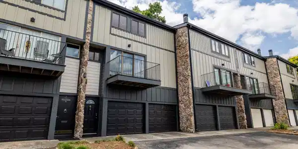 1876 Cherokee Bluff Drive