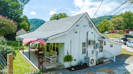 135 Johnson Ave
