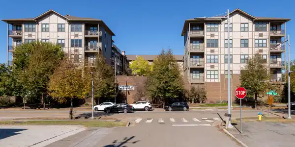 445 W Blount Ave