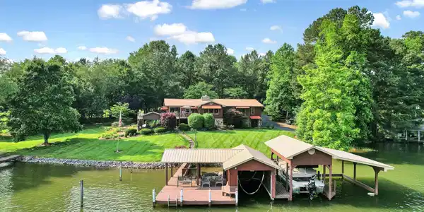 433 Lakehaven Circle