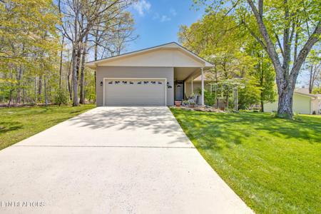 213 Lakewood Drive