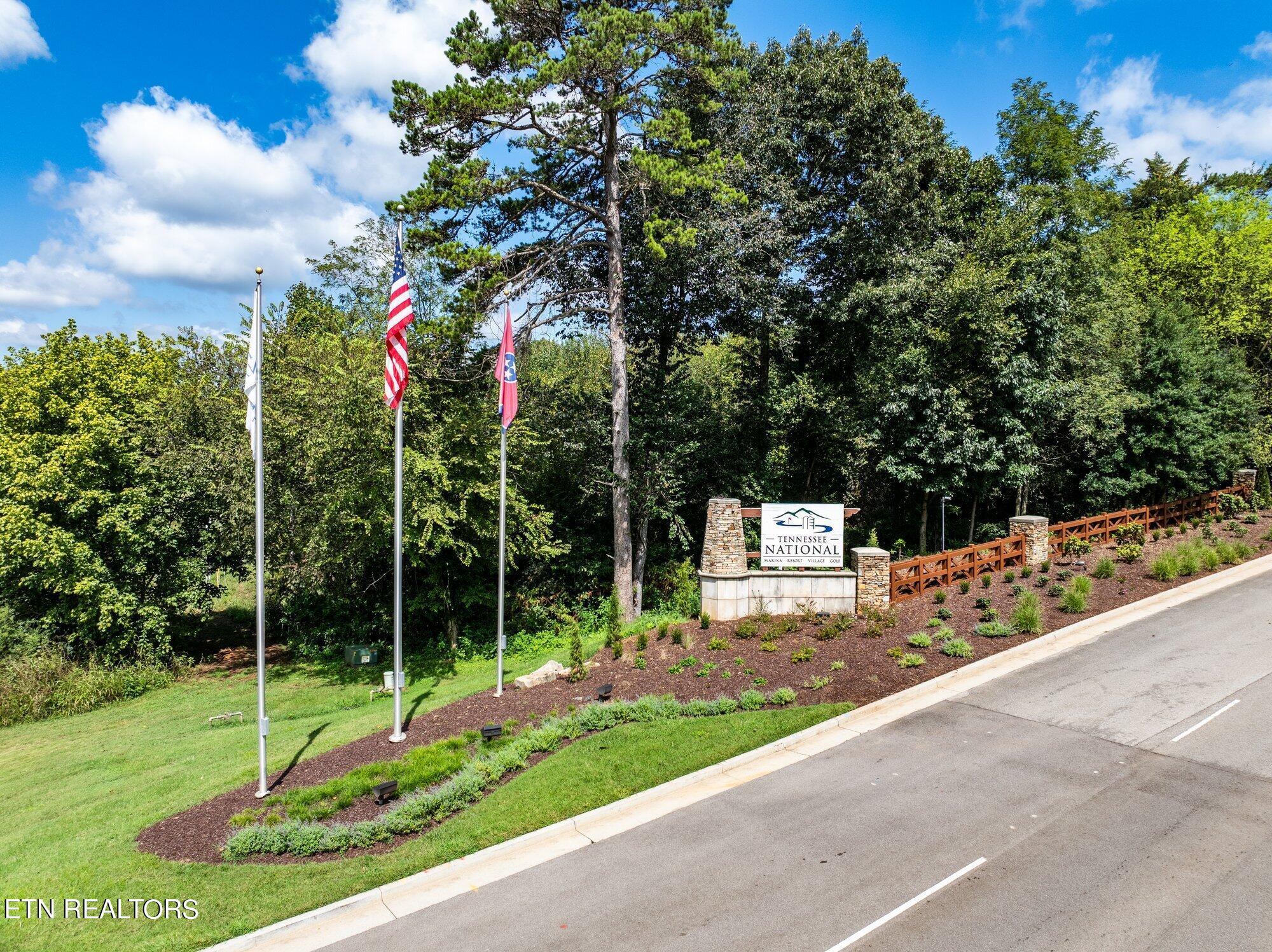 Image 2: 891-River-Bank-Trl-Loudon-TN-22