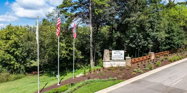 Image 2: 891-River-Bank-Trl-Loudon-TN-22