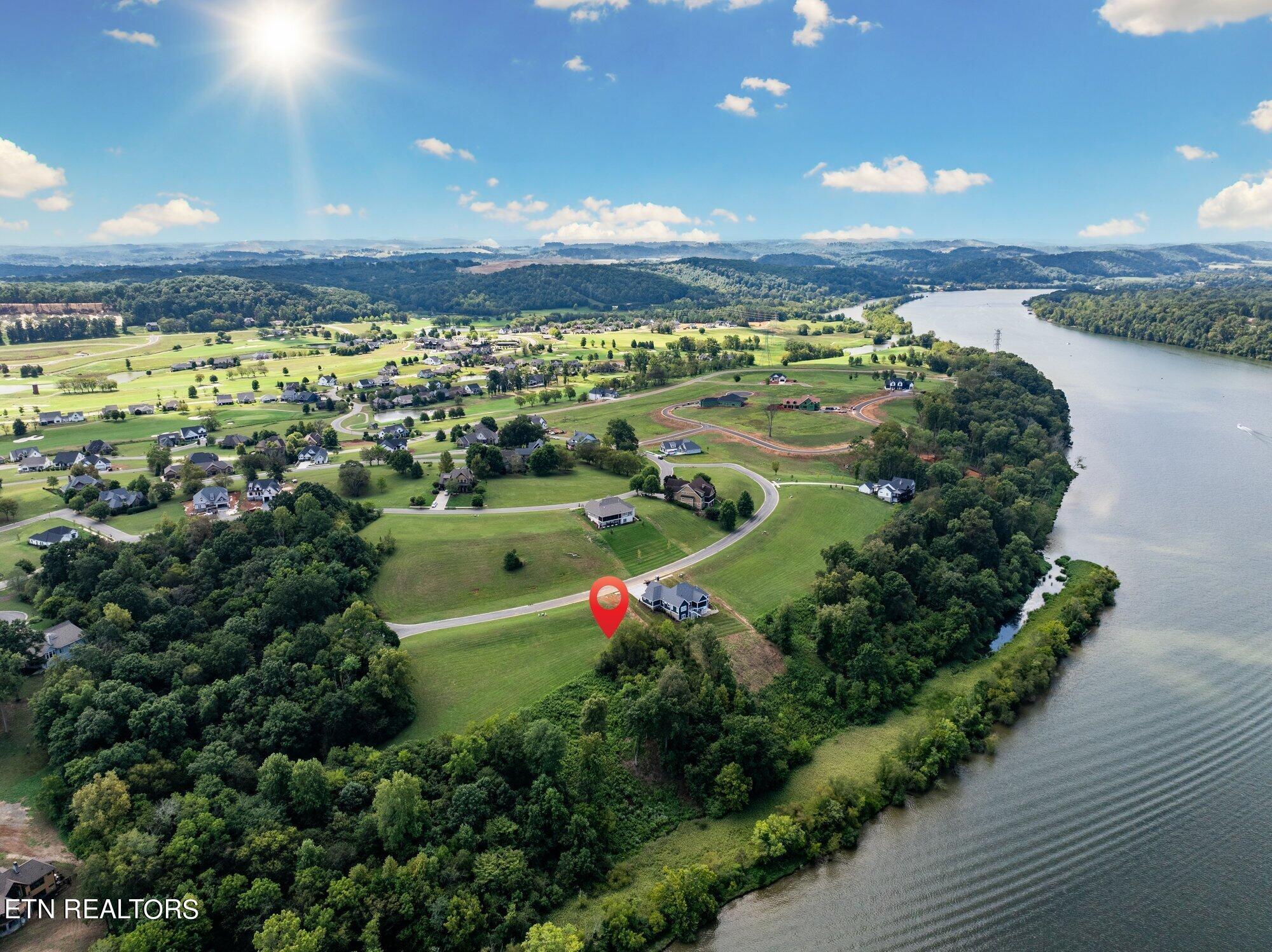 Image 4: 891-River-Bank-Trl-Loudon-TN-3