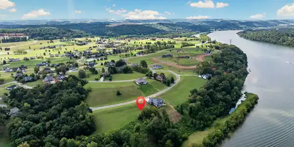 Image 4: 891-River-Bank-Trl-Loudon-TN-3